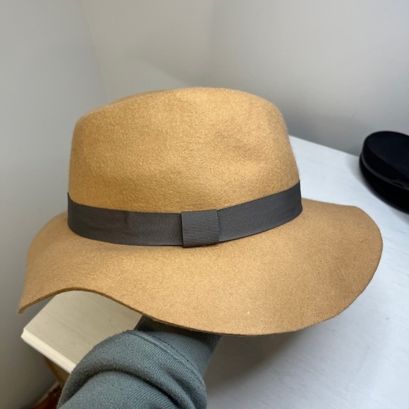 Express Tan with Grosgrain Ribbon Felt Hat - Picture 6 of 12